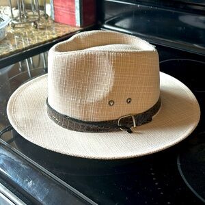 NEW without tags Cream colored hat featuring faux croc belt detail ! Never worn